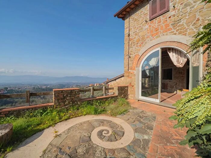 Appartamento con 5 locali in vendita in Strada Provinciale, Reggello