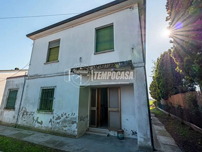 Appartamento con 6 locali in vendita in Via Prada, Faenza