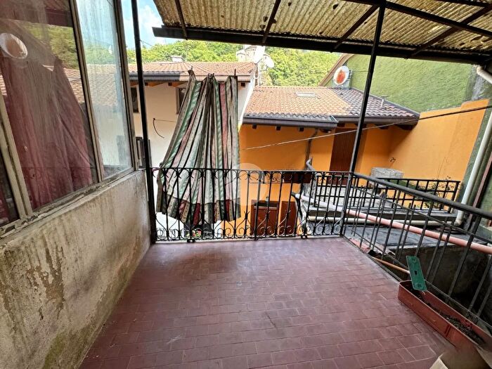 Casa con 9 locali in vendita in Via Italia, Capo Di Ponte