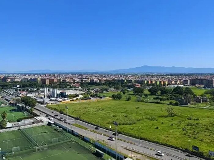 Appartamento trilocale in vendita in Via Valentino Banal, Roma