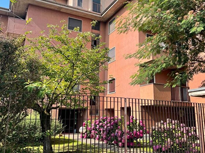 Appartamento trilocale in affitto in Via Giovanni Amendola, Viale Cremona, Pavia