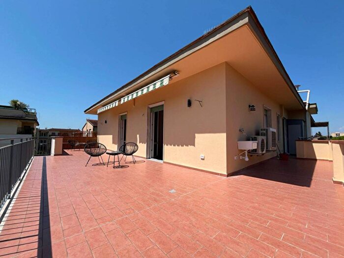 Appartamento con 6 locali in affitto in Via di Coverciano, Coverciano, Firenze