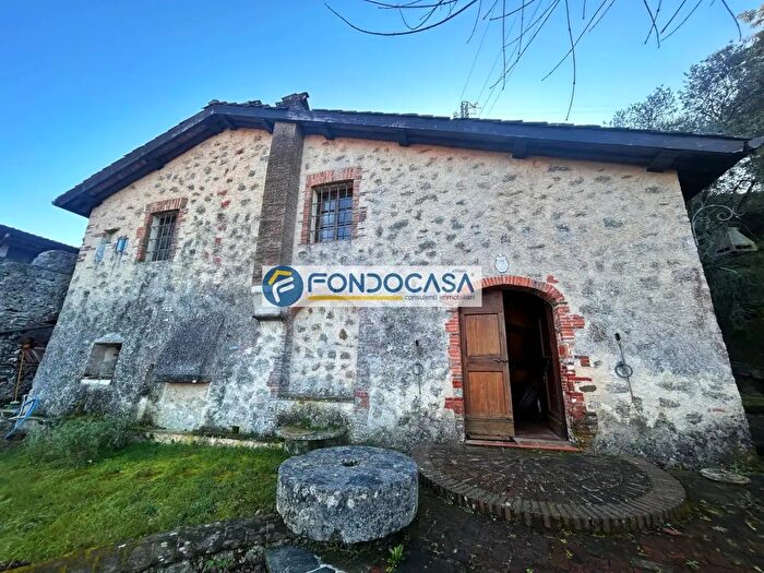 Casa trilocale in vendita in Via Bottaro, Camaiore