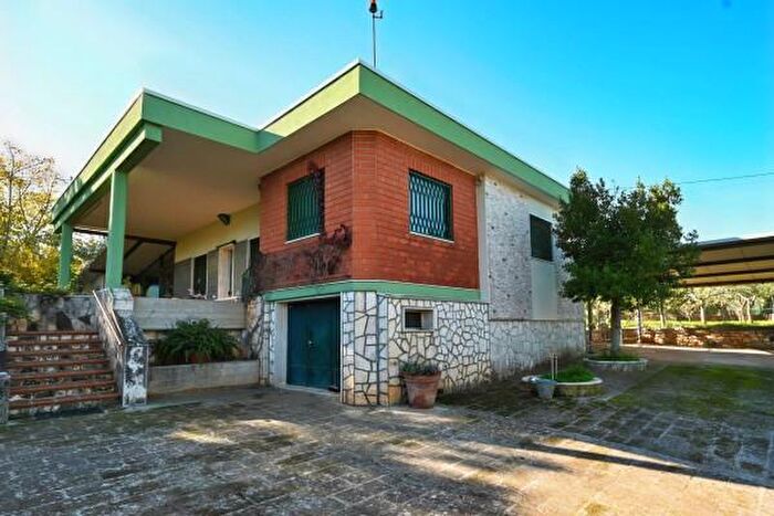 Casa con 5 locali in vendita in Strada Comunale Strettola di San Cataldo, Putignano