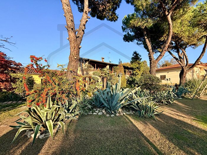 Casa con 5 locali in vendita in Via Bacchiglione, Montegrotto Terme