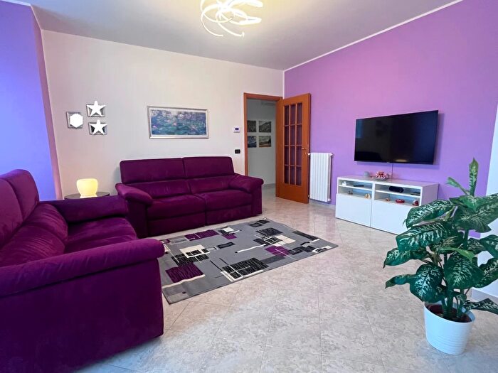 Appartamento con 7 locali in vendita in Copparo