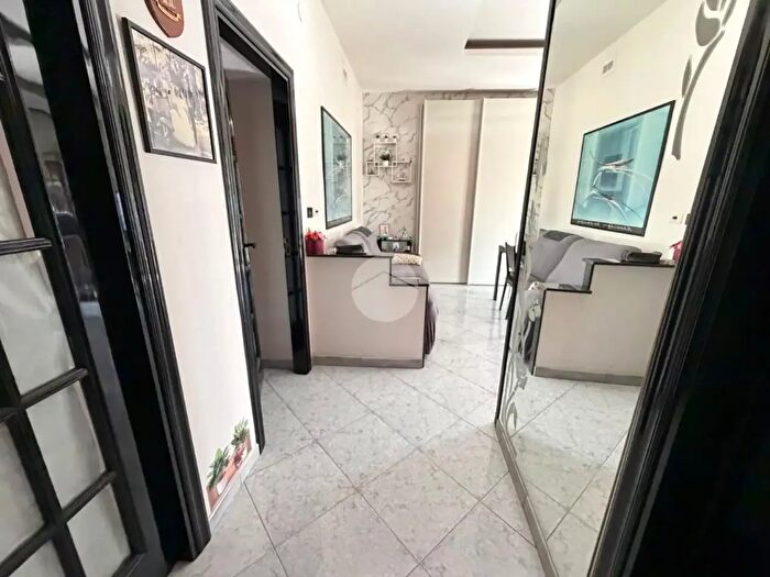 Appartamento bilocale in vendita in Calata Capodichino, Napoli