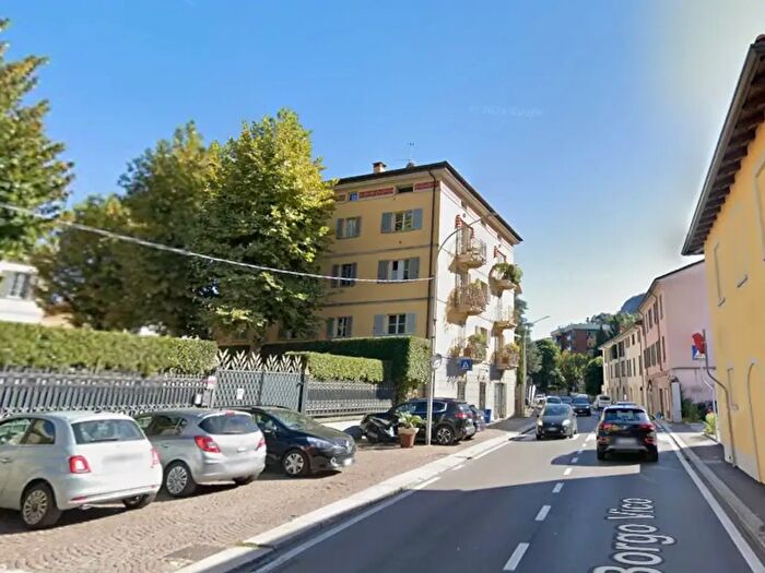 Appartamento bilocale in affitto in Via Riviera, Como