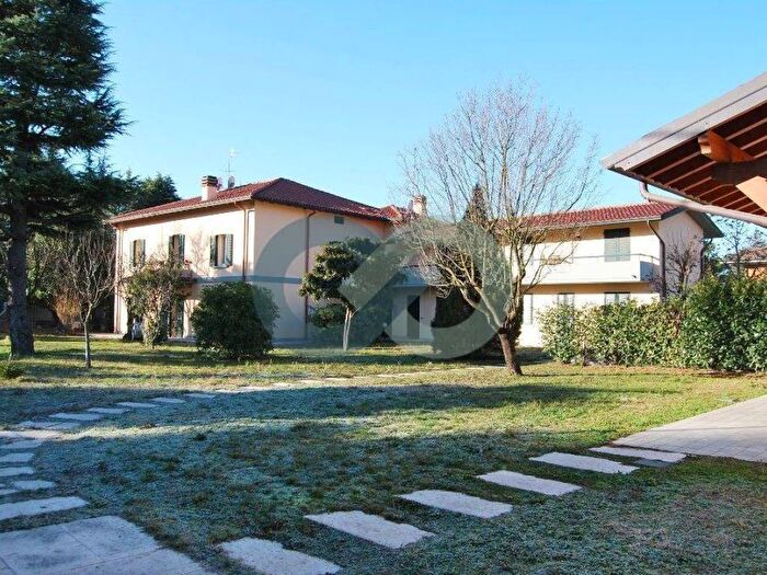 Appartamento trilocale in affitto in Via Don Luigi Sturzo, Rezzato