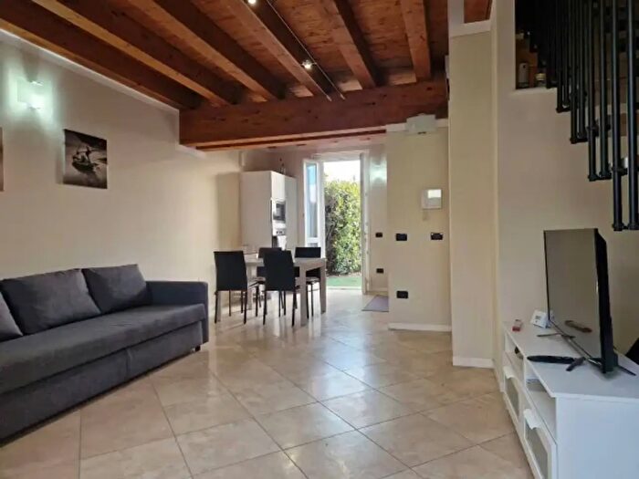 Casa trilocale in vendita in Via Vaccarolo, Desenzano Del Garda