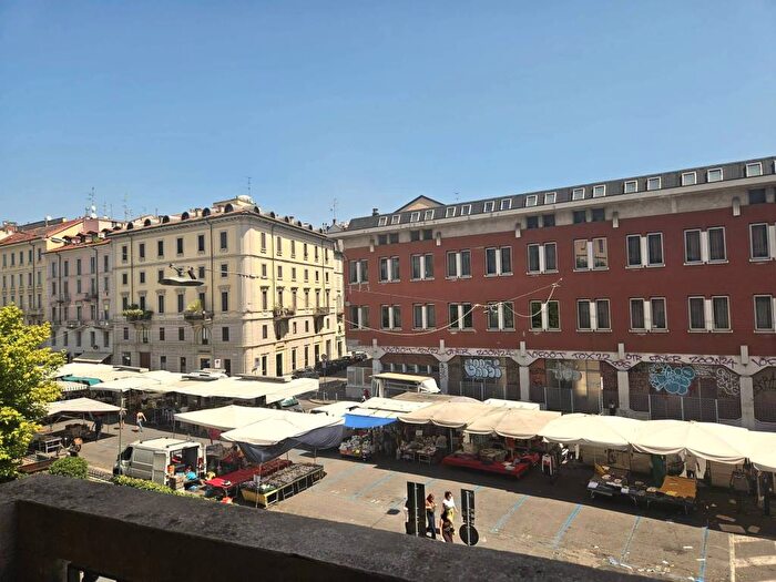 Appartamento quadrilocale in affitto in Via Solferino, Turati, Milano