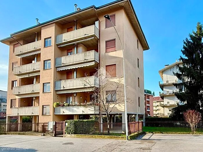 Appartamento trilocale in vendita in Via Perugino, Treviglio