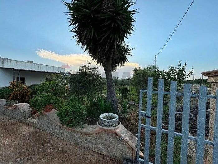 Casa trilocale in vendita in Litoranea Torre Pali Pescoluse, Salve