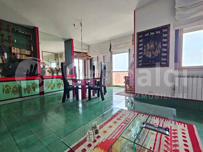 Appartamento con 5 locali in vendita in Via Gaetano Martino, Taormina