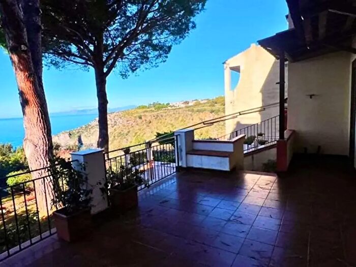 Casa trilocale in vendita in Baia del Carpino, Scalea