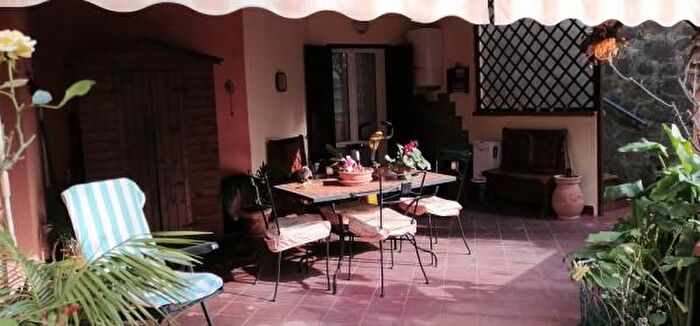 Casa con 5 locali in vendita in Savona