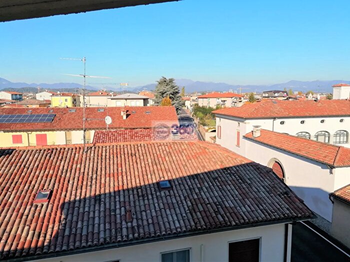 Appartamento quadrilocale in vendita in Via San Rocco, Rovato