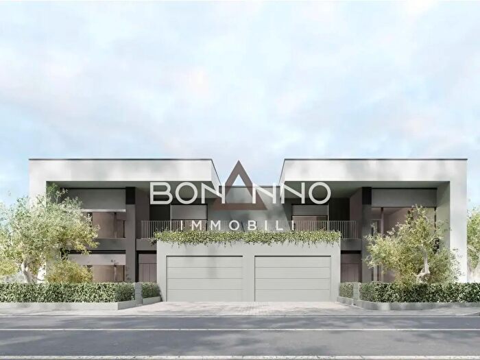 Casa con 5 locali in vendita in Piazza Poloni Don Vittorio, Montebelluna