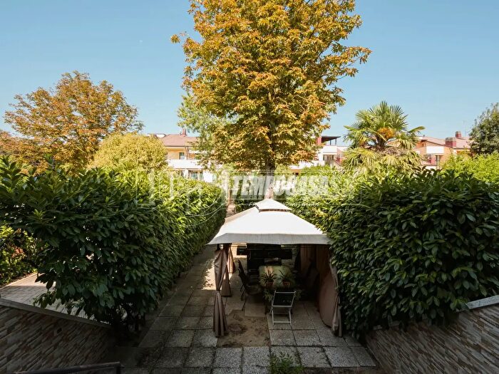 Casa con 5 locali in vendita in Via Nenni, Castelfranco Emilia