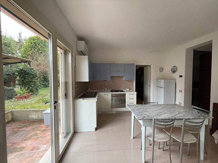 Appartamento trilocale in affitto in Vicoli Redentore, Ravenna