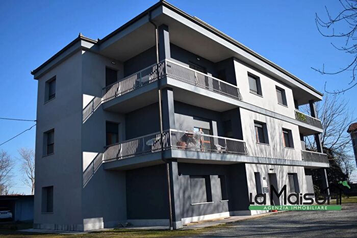 Appartamento quadrilocale in vendita in Via Farini, Cigliano