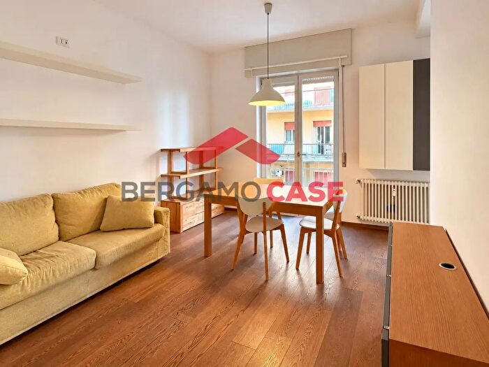 Appartamento in affitto in Via Fratelli Rosselli, Bergamo