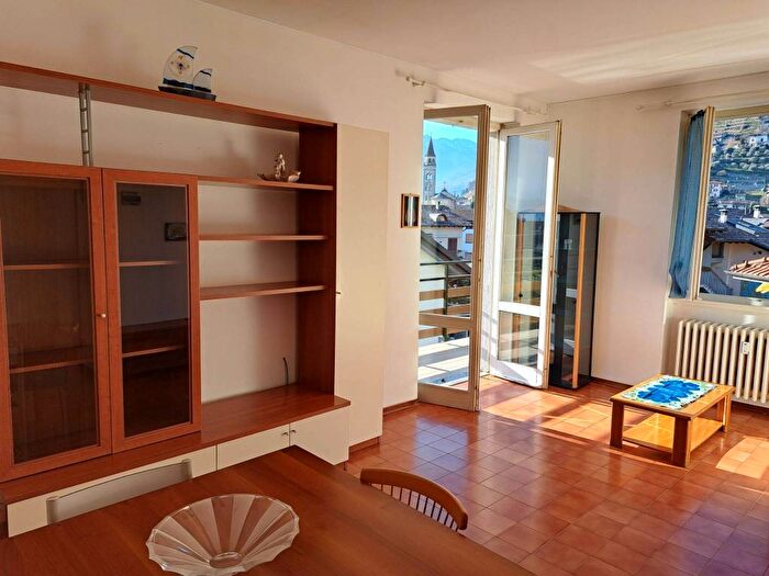 Appartamento trilocale in affitto in Via Case Sparse, Centro, Domaso