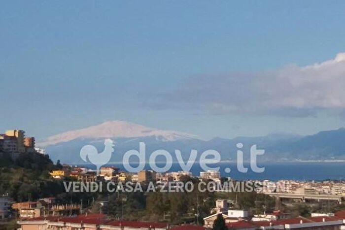 Appartamento trilocale in vendita in Via San Cristoforo, Reggio Calabria