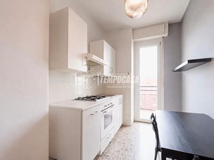 Appartamento trilocale in vendita in Via Palmanova, Milano