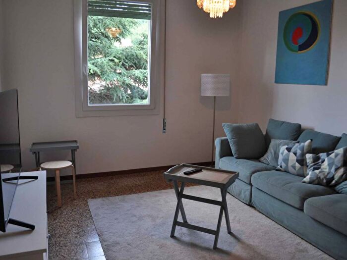 Appartamento trilocale in affitto in Via Arturo Toscanini, Colli San Mamolo, Bologna