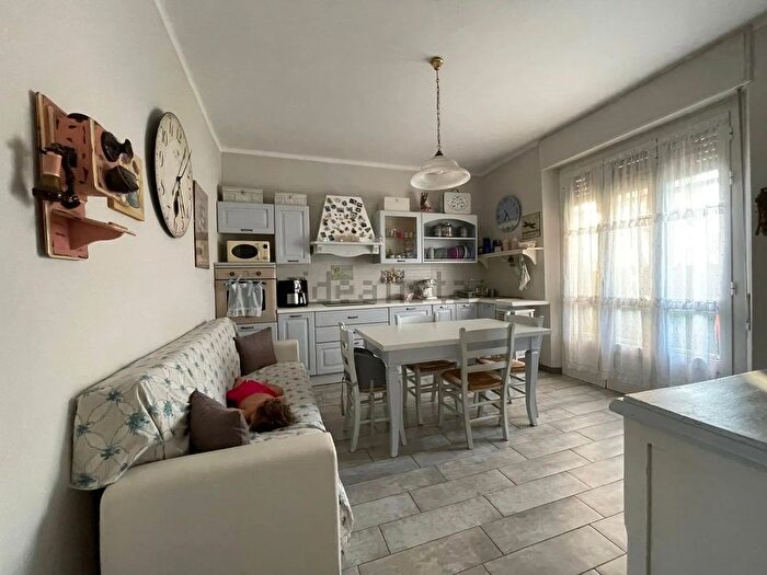 Appartamento trilocale in vendita in Canelli