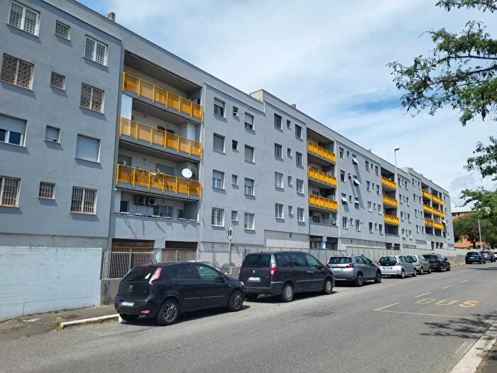 Appartamento bilocale in vendita in Via Umberto Lilloni, Roma