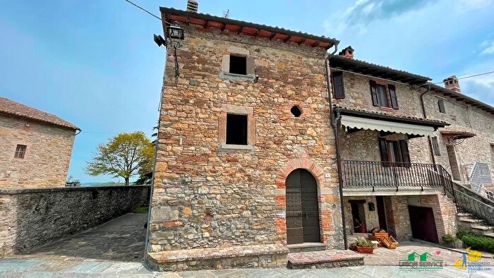 Appartamento trilocale in affitto in Largo della Pieve, Terenzo