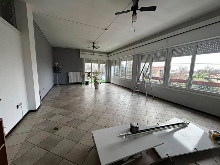 Appartamento quadrilocale in affitto in Via Como, Solbiate Olona