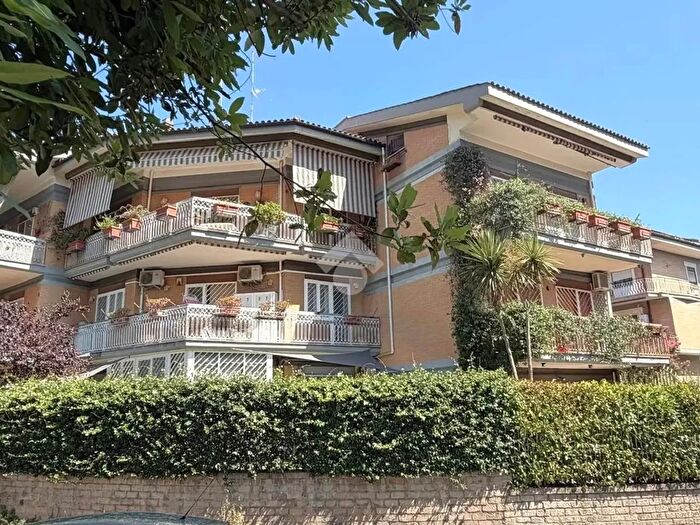 Appartamento quadrilocale in vendita in Via Francesco Bartolomeo Rastrelli, Roma