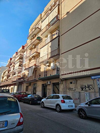 Appartamento trilocale in vendita in Via Elio, Taranto