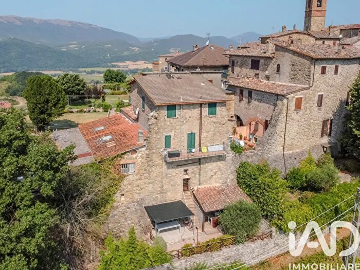 Appartamento con 6 locali in vendita in Vicolo del Falco, Perugia
