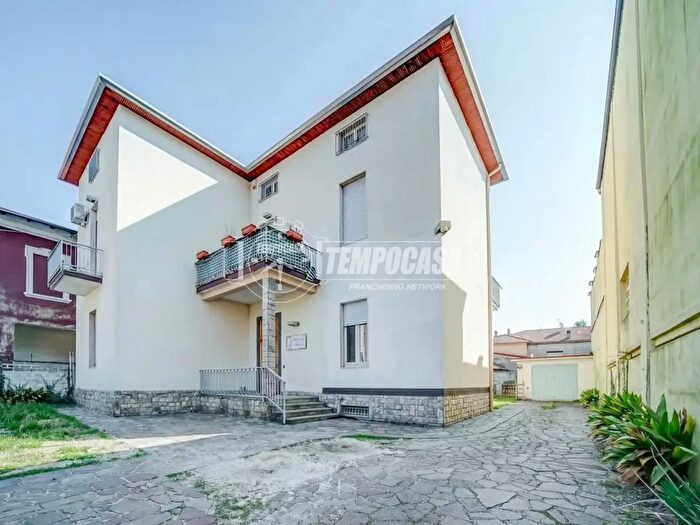 Casa con 5 locali in affitto in Via Jacopo Rossi, Gallarate