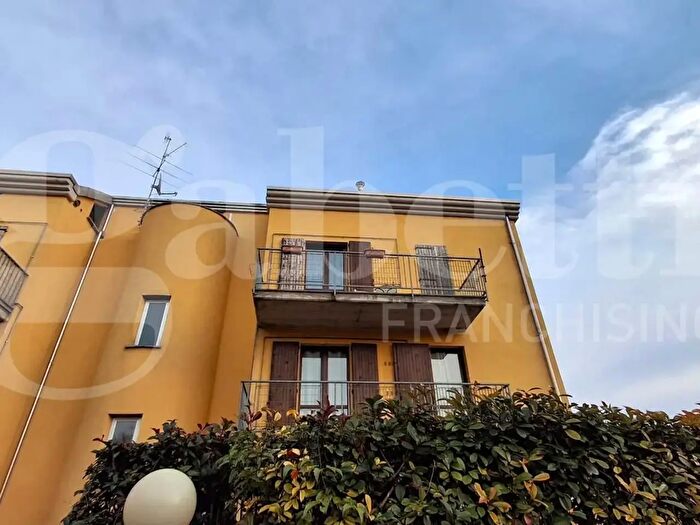 Appartamento trilocale in vendita in Via Andreoli, Piacenza