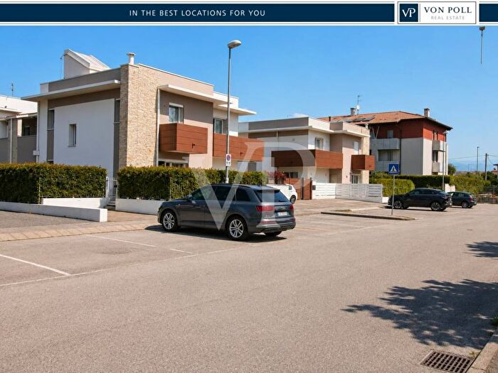 Casa con 6 locali in affitto in Via Santa Rita, Thiene