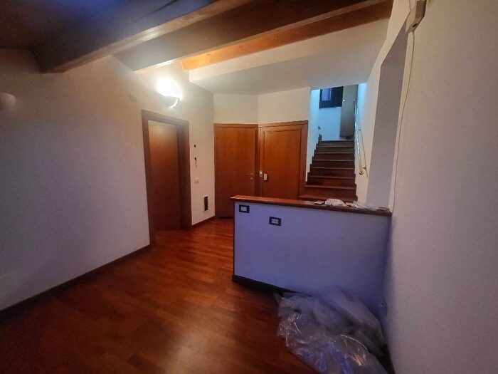 Casa con 5 locali in affitto in Contra Pedemuro San Biagio, Centro Storico, Vicenza