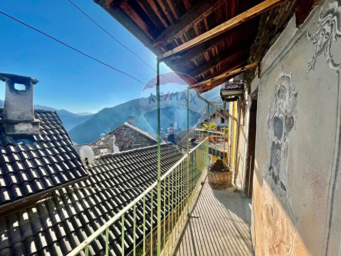 Casa quadrilocale in vendita in Valle Cannobina