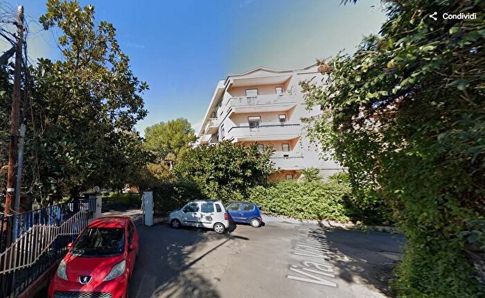 Appartamento quadrilocale in affitto in Via Villini a Mare, Porto Ulisse Ognina, Catania