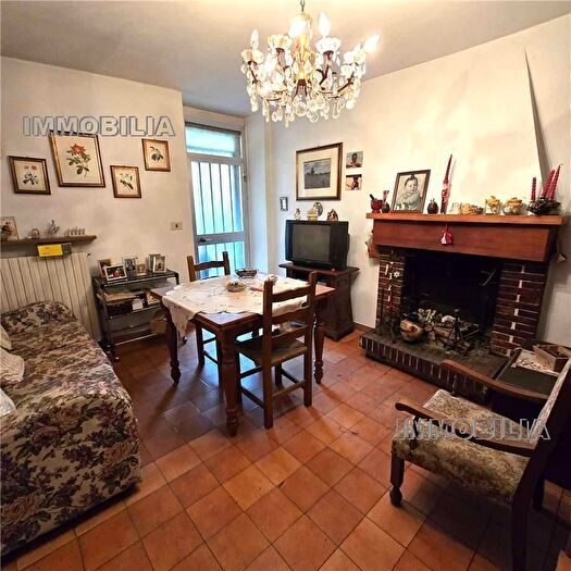Casa con 5 locali in vendita in Monterchi