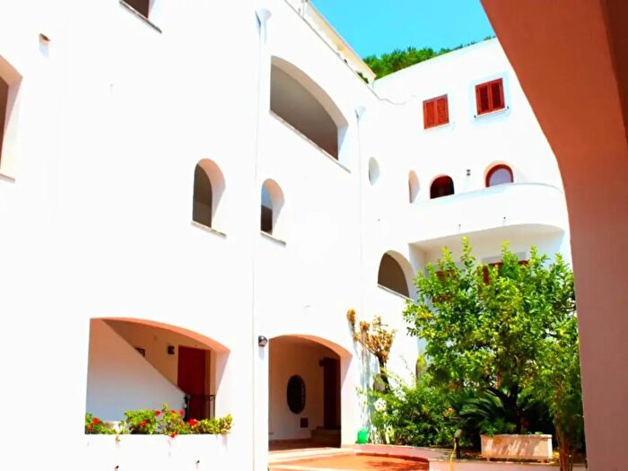 Appartamento con 6 locali in vendita in Località Saline, Centola