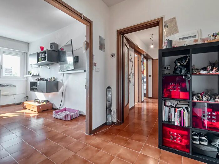 Appartamento con 5 locali in vendita in Via Pietro Pomponazzi, Bologna