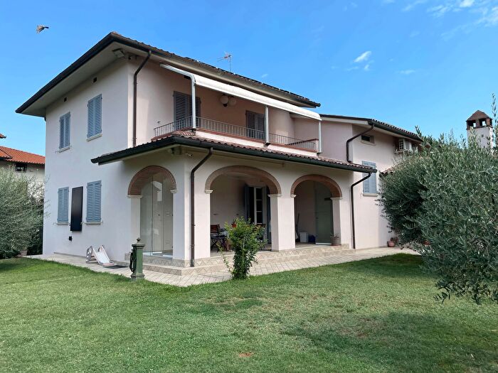 Casa con 8 locali in vendita in Pascoli, Marciano Della Chiana