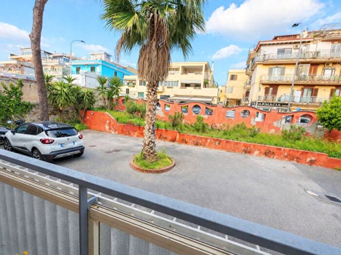 Appartamento quadrilocale in affitto in Via Miliscola, Arco Felice, Pozzuoli