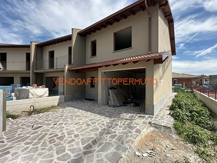 Casa quadrilocale in vendita in Via della Vittoria, Agnadello