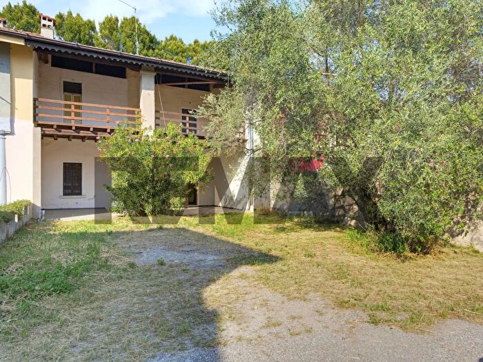 Appartamento con 5 locali in vendita in Passirano